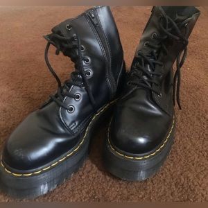 WOMENS SIZE 9 BLACK DR MARTENS